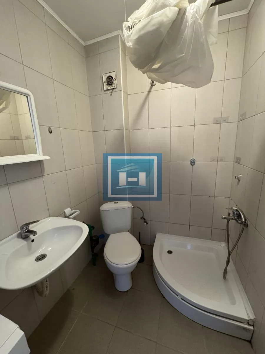Ne propustite! Namešten stan sa velikom terasom i odličnim rasporedom na traženoj lokaciji 9