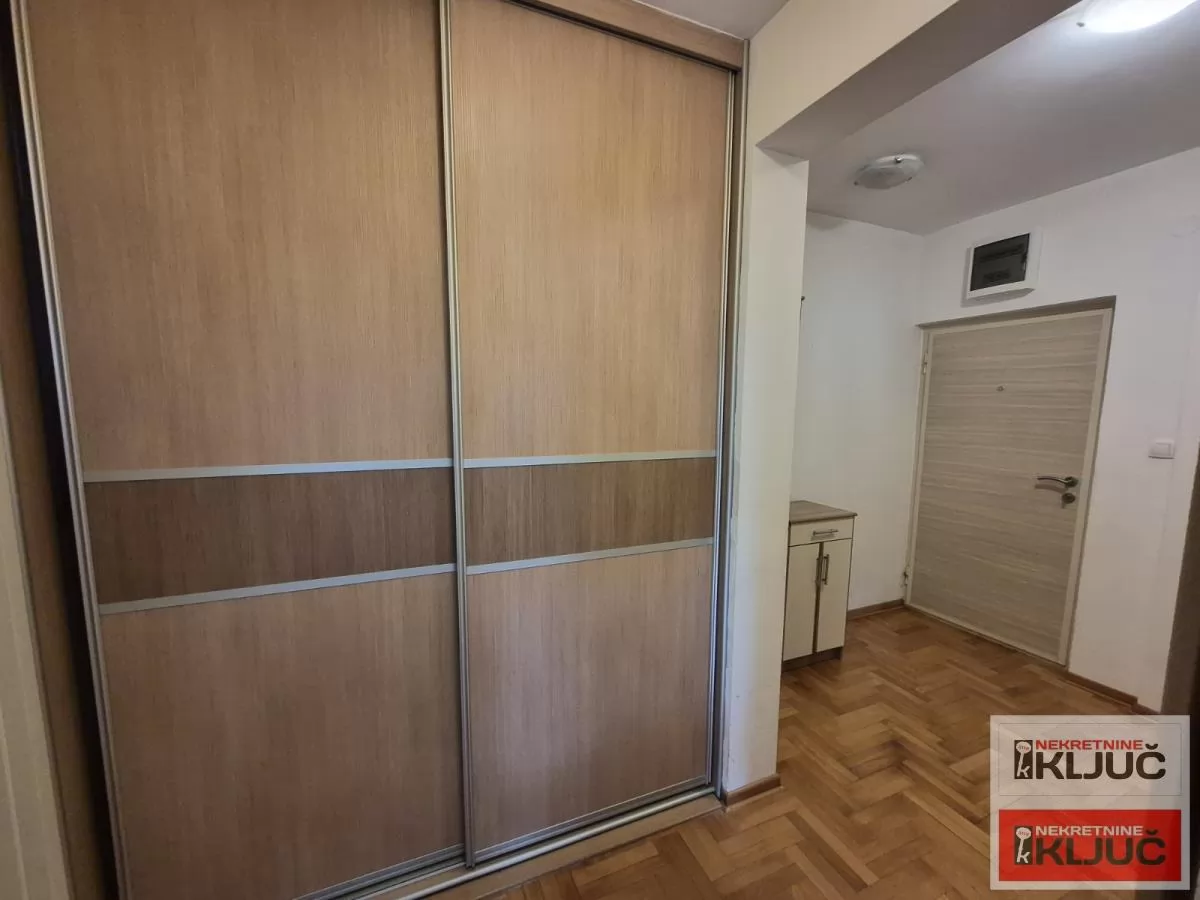 NOVO NASELJE, 42m2, Jednoiposoban, Namešten 9