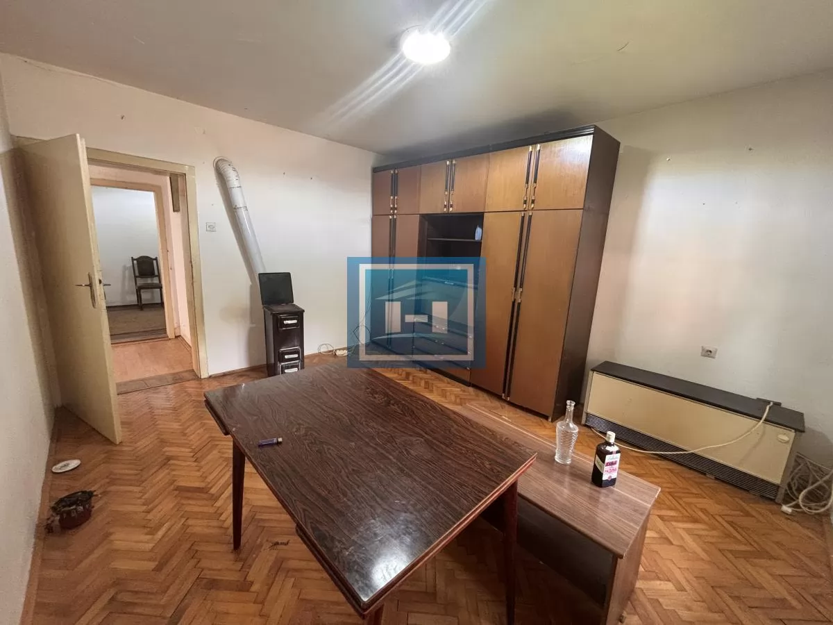 Plac i kuća na odličnoj lokaciji 17