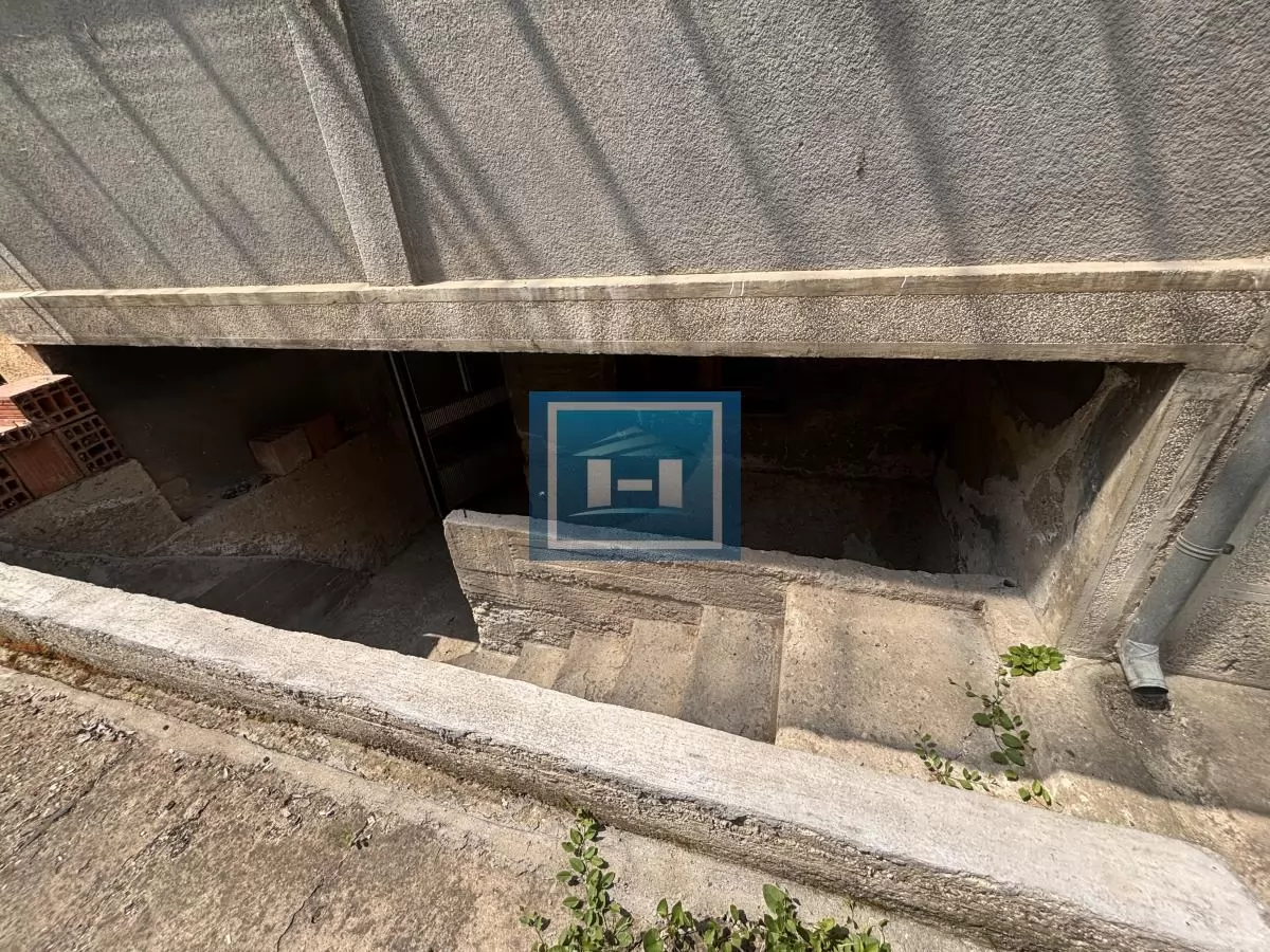 Plac i kuća na odličnoj lokaciji 20