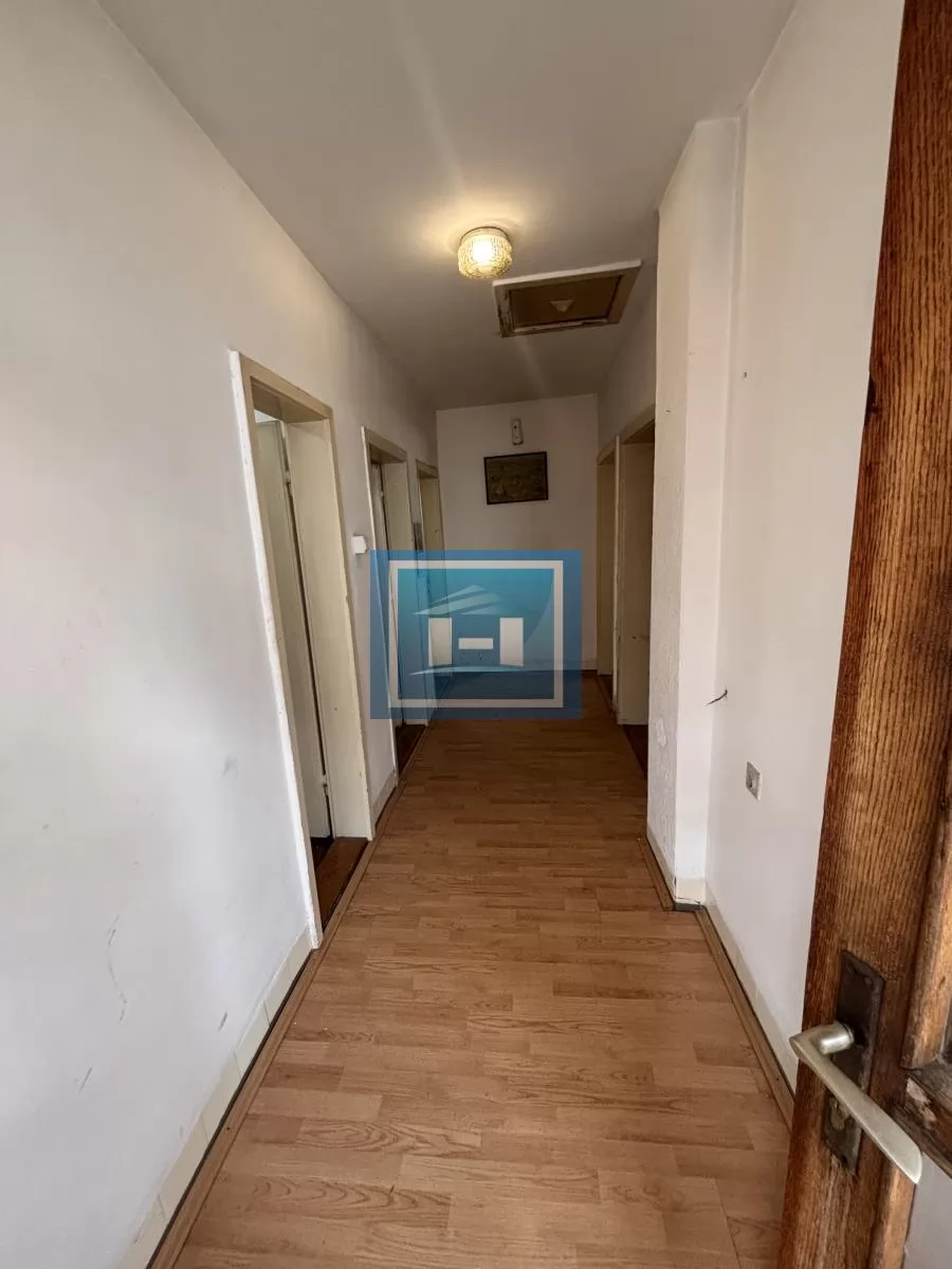 Plac i kuća na odličnoj lokaciji 5