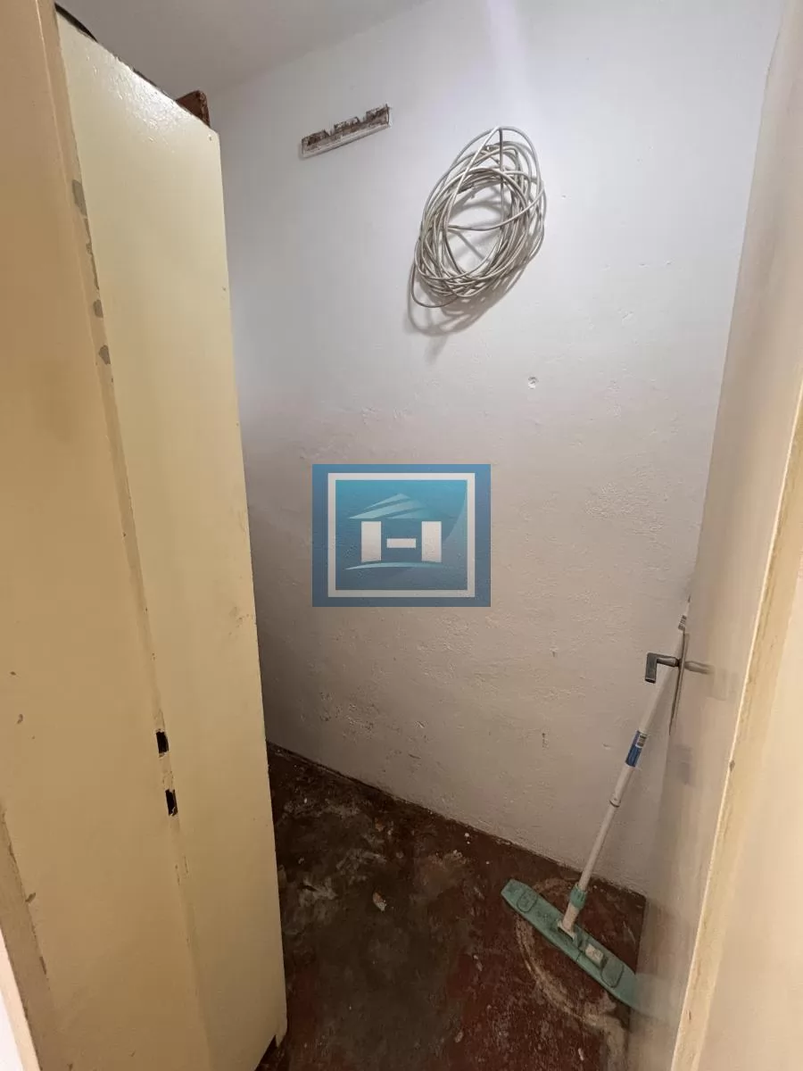 Plac i kuća na odličnoj lokaciji 8