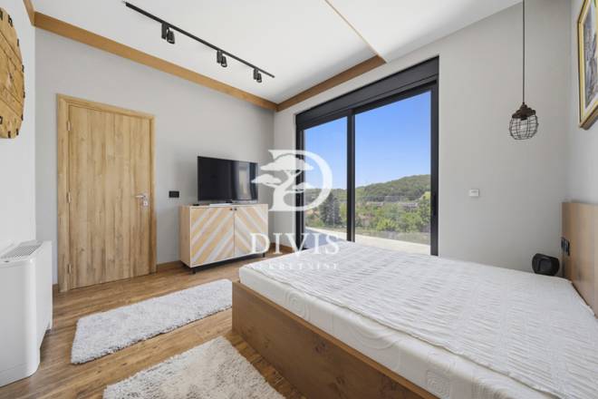 Ekskluzivna vila sa bazenom i saunom  Vrdnik 421m2 3