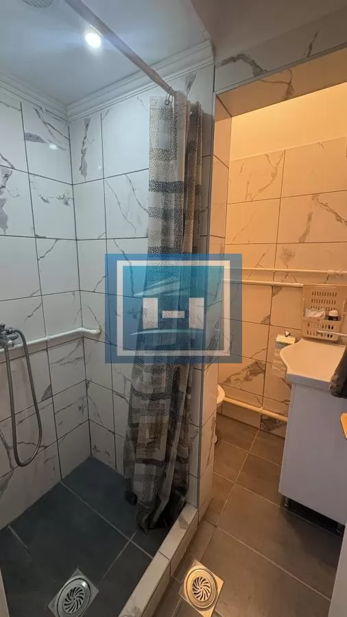 Prodaja stana sa lokalom-40m2 kompletno opremljen 8