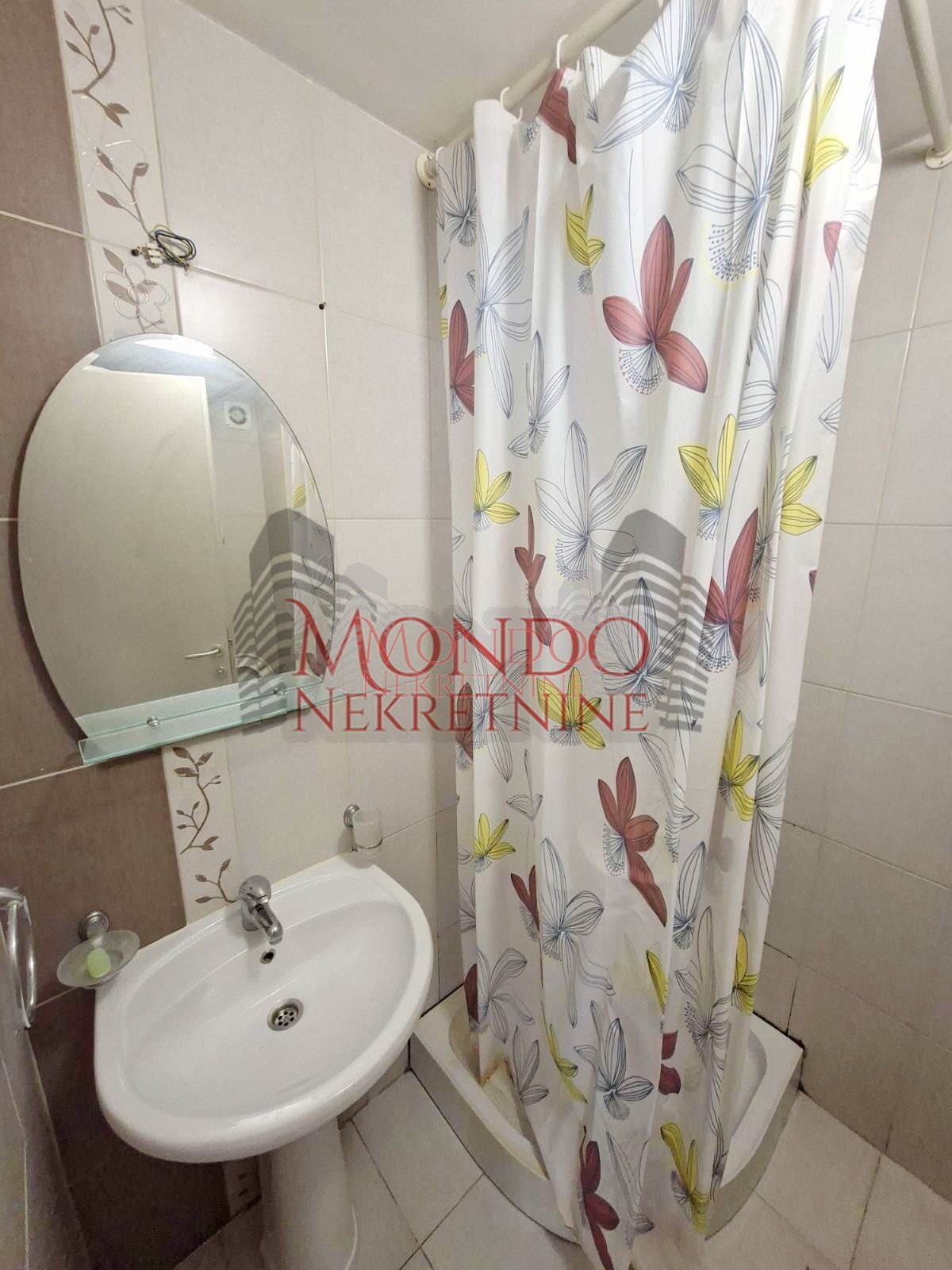 Garsonjera u novogradnji kod Lutkarskog pozorišta 5