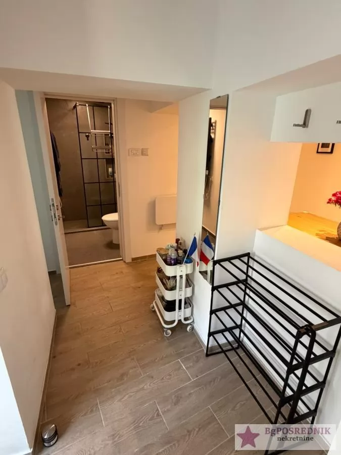 Stari grad, Bajlonova pijaca, Venizelosova, 29m2+13m2 terasa 11