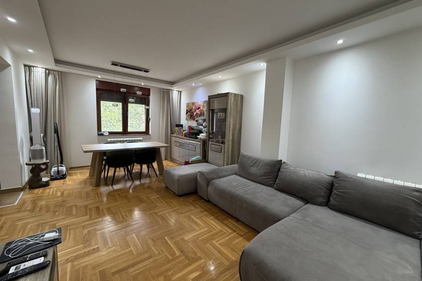 Odličan 2 0 stan  novije gradnje  57m2  Preševska ulica  I sprat 1