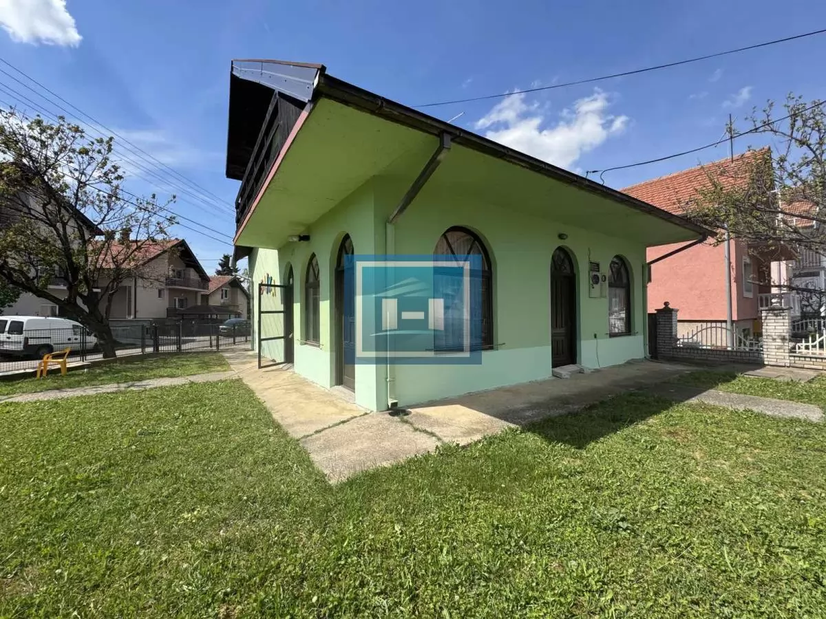 Veliki lokal sa dvorištem-idealan za vrtić ili školicu 1
