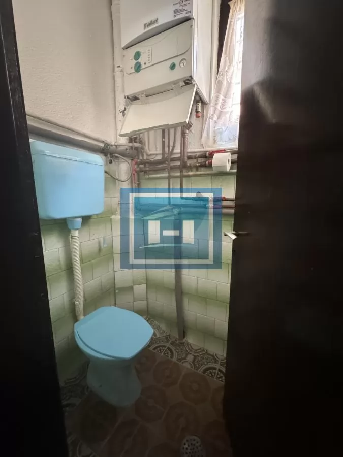 Veliki lokal sa dvorištem-idealan za vrtić ili školicu 6