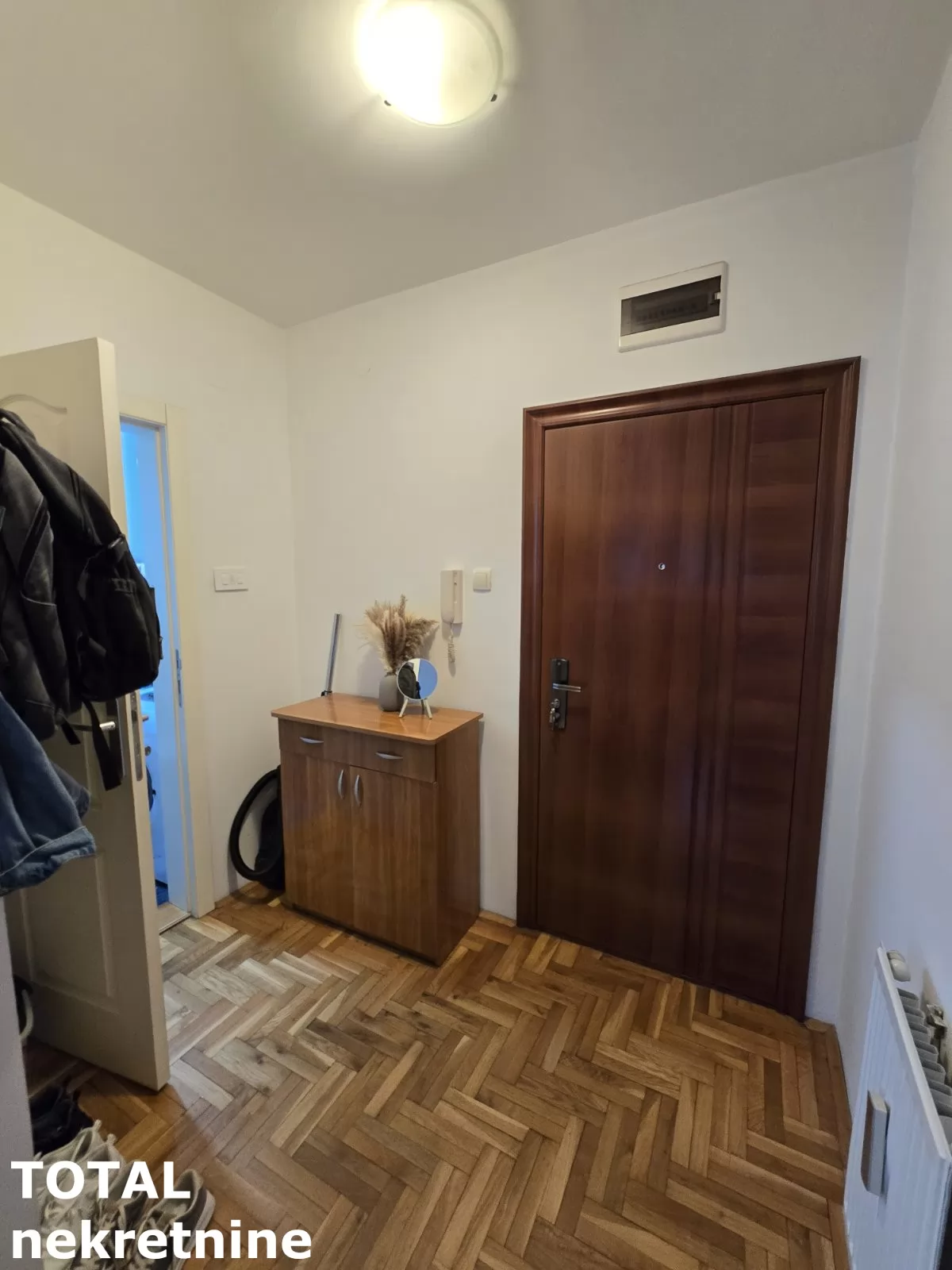 Stan,NOVI SAD,BULEVAR PATRIJARHA PAVLA,kv: 23.00, € 76000, ID: 1102733 5