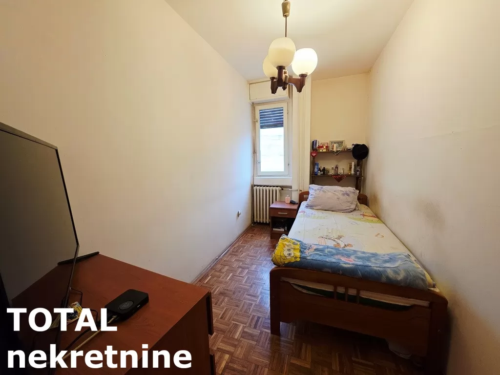 Stan,NOVI SAD,BULEVAR,kv: 84.00, € 220000, ID: 1102703 9