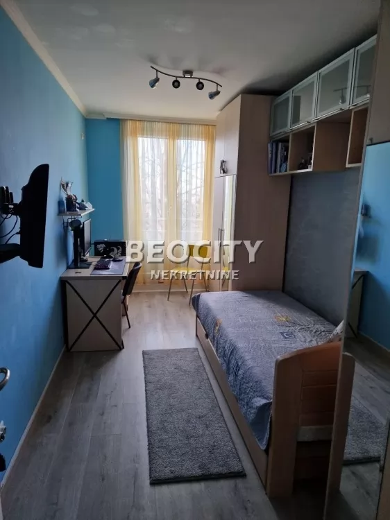 Trosoban stan, 74 m2, Banovo brdo, Radovana Dragovića ID: 93670 1