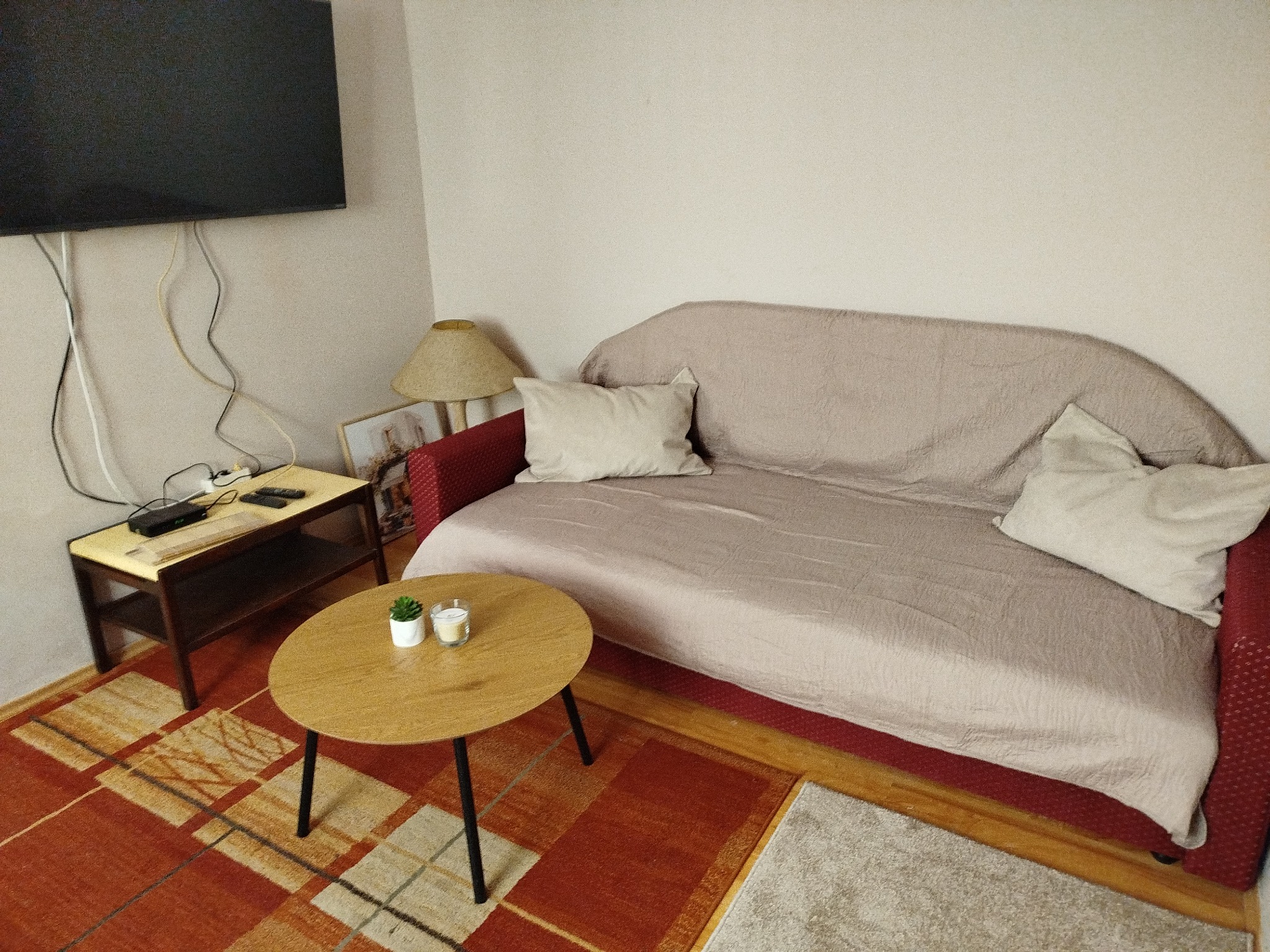 Jednosoban stan u srcu grada  350 e stanarina i troškovi zajedno 1
