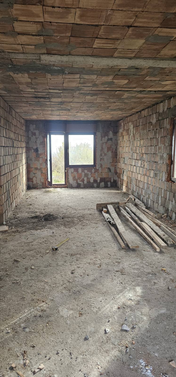 Prodajem stambeno poslovni objekat u Vranicu 2