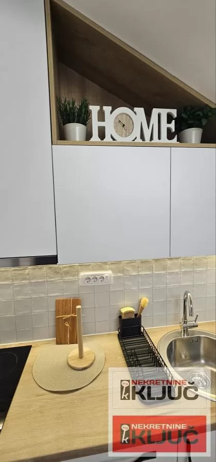 CENTAR IZDAJE SE MODERAN APARTMAN SA PARKING MESTOM 7
