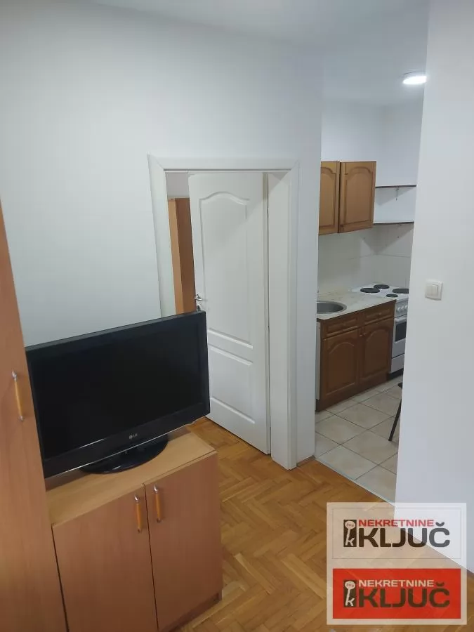 GRBAVICA, Novi Sad, 1.5-soban stan-ODMAH USELJJIVO 6