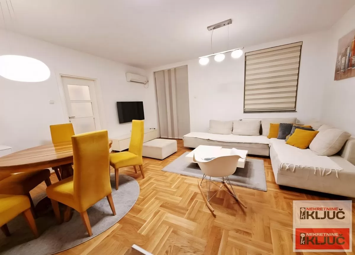 KOD SAJMA, 63m2, Trosoban, Namešten 2