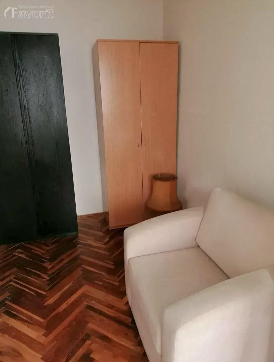 MEDAKOVIC II, RADOVANA SIMICA CIGE, 42m2 4