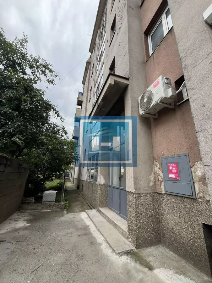 Stan na odličnoj lokaciji 17