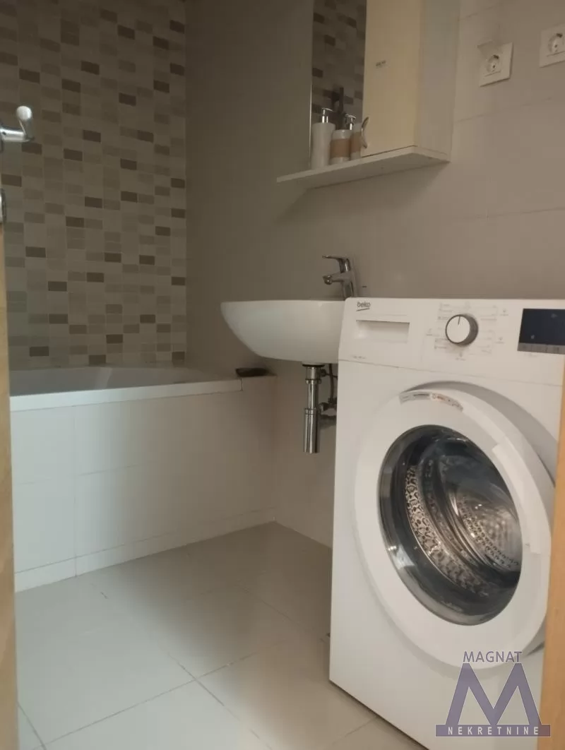 Stan,NOVI SAD,CENTAR,kv: 36, € 380, ID: 9101960 11