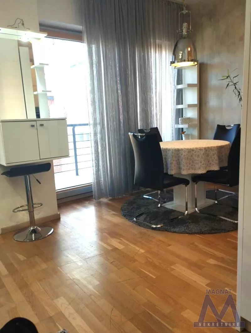 Stan,NOVI SAD,CENTAR,kv: 36, € 380, ID: 9101960 3