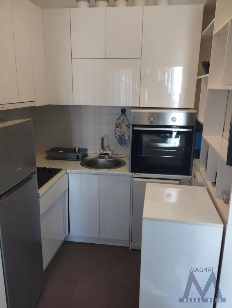 Stan,NOVI SAD,CENTAR,kv: 36, € 380, ID: 9101960 5