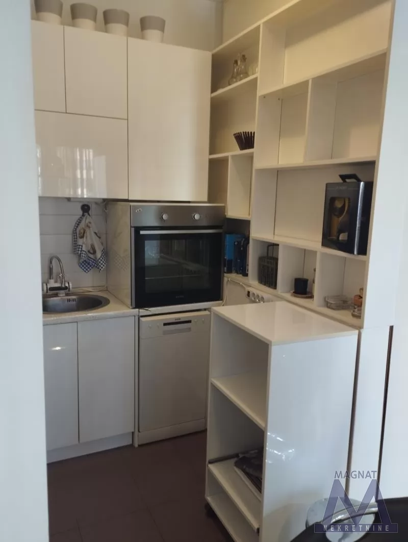 Stan,NOVI SAD,CENTAR,kv: 36, € 380, ID: 9101960 6