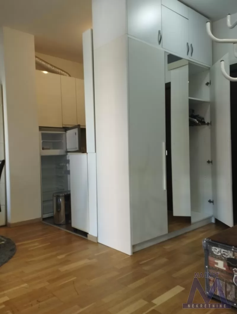 Stan,NOVI SAD,CENTAR,kv: 36, € 380, ID: 9101960 7