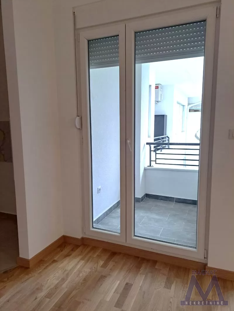 Stan,PETROVARADIN,PETROVARADIN,kv: 65, € 400, ID: 9101961 4