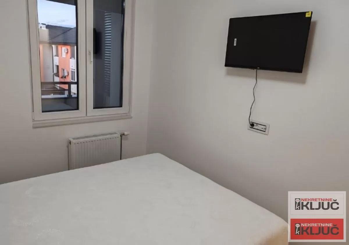 TELEP IZDAJE JE JEDNOIPOSOBAN STAN SA GARAŽNIM MESTOM 6