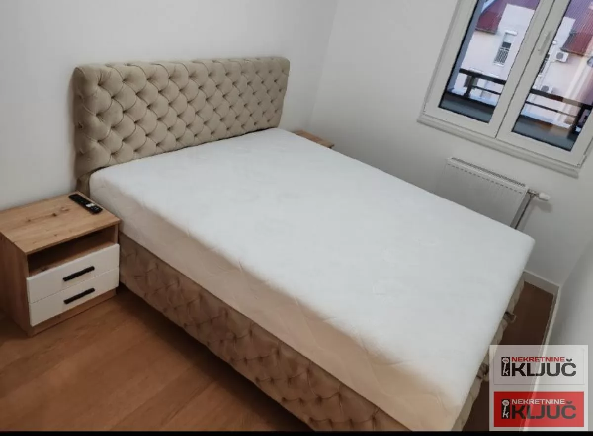 TELEP IZDAJE JE JEDNOIPOSOBAN STAN SA GARAŽNIM MESTOM 7