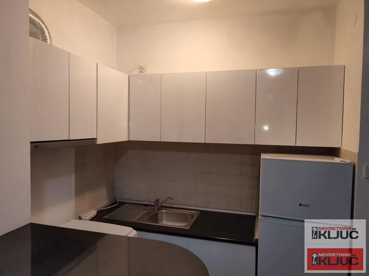 Garsonjera na Grbavici, 29 m², Novi Sad 3
