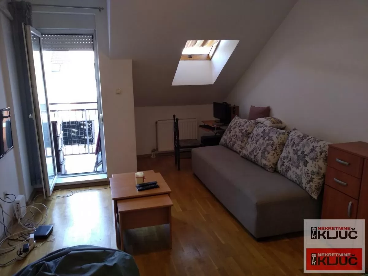 Garsonjera 26 m², Nova Detelinara, Novi Sad, 5. sprat 1