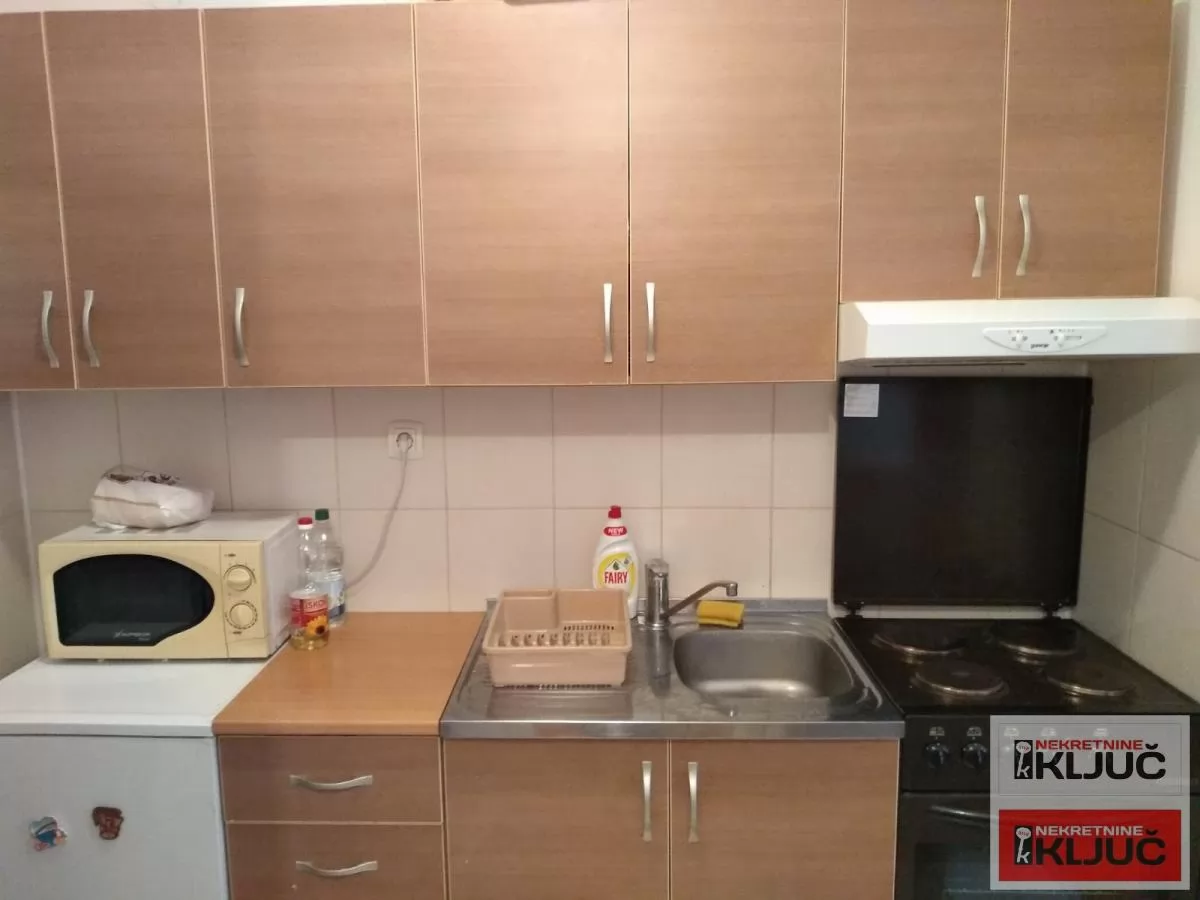 Garsonjera 26 m², Nova Detelinara, Novi Sad, 5. sprat 2