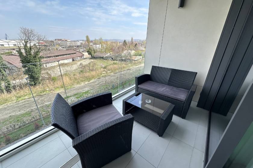 Izdaje se 1 5 stan u kompleksu Novi Dorćol  56m2 5