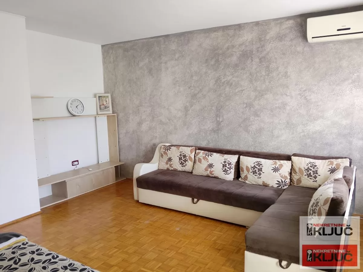 Trosoban stan 64 m², Liman 3, Novi Sad, 5. sprat 1