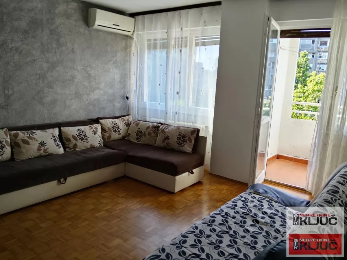 Trosoban stan 64 m², Liman 3, Novi Sad, 5. sprat 2