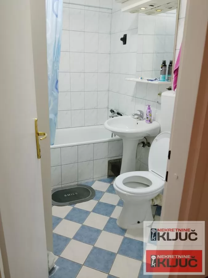 Trosoban stan 64 m², Liman 3, Novi Sad, 5. sprat 8