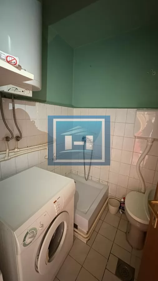 Prodaja garsonjere u centru grada-25m2 ,zgrada sa liftom 8