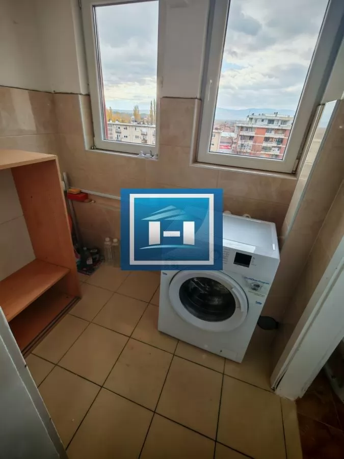 Stan na izdavanje na odličnoj lokaciji 11