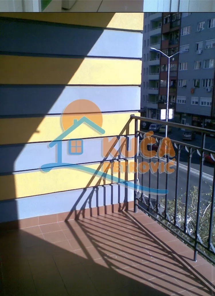 Trosoban stan, 98 m2, Centar, 7. jula ID: i-016769 13