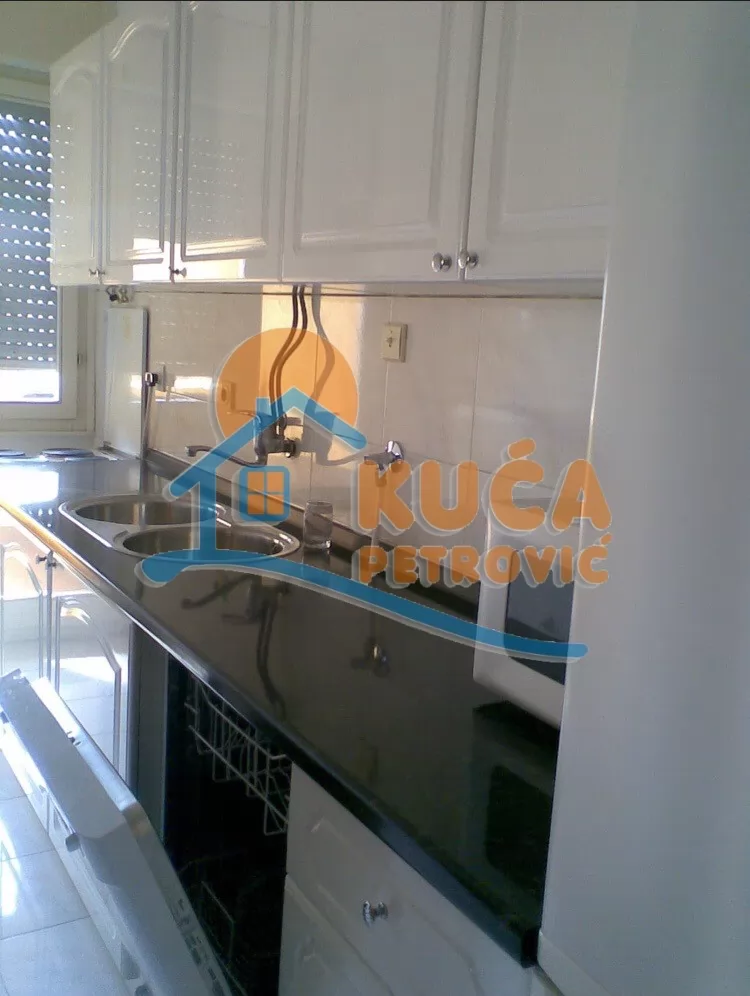 Trosoban stan, 98 m2, Centar, 7. jula ID: i-016769 5
