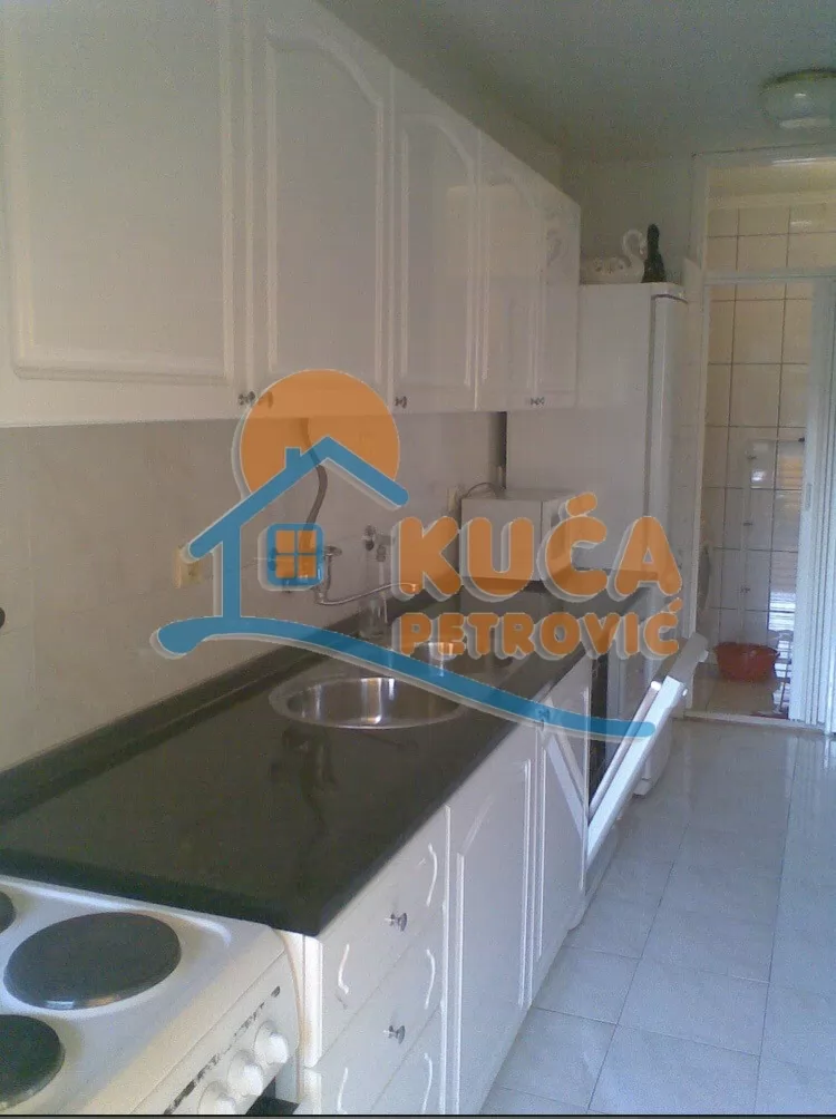 Trosoban stan, 98 m2, Centar, 7. jula ID: i-016769 6