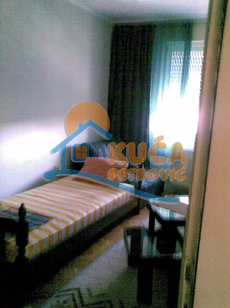 Trosoban stan, 98 m2, Centar, 7. jula ID: i-016769 9