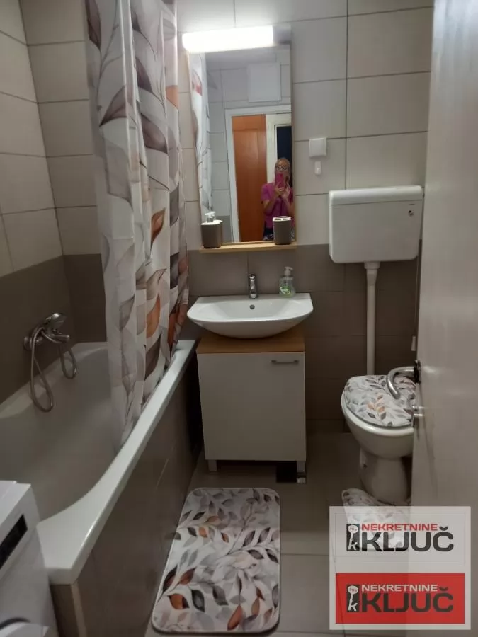 ŽELEZNIČKA STANICA IZDAJE SE DVOSOBAN NAMEŠTEN STAN 16