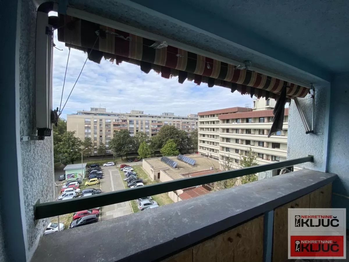 ŽELEZNIČKA STANICA IZDAJE SE DVOSOBAN NAMEŠTEN STAN 19