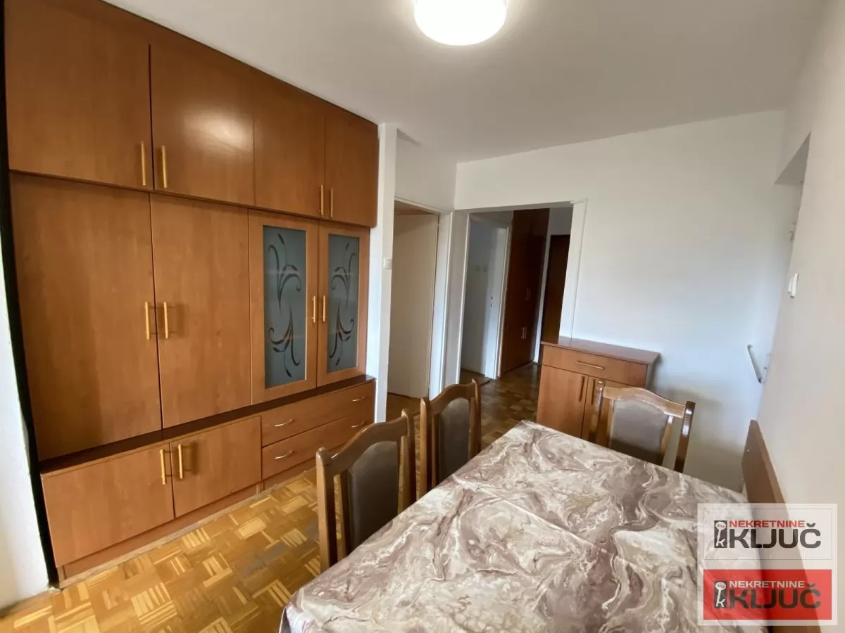 ŽELEZNIČKA STANICA IZDAJE SE DVOSOBAN NAMEŠTEN STAN 9