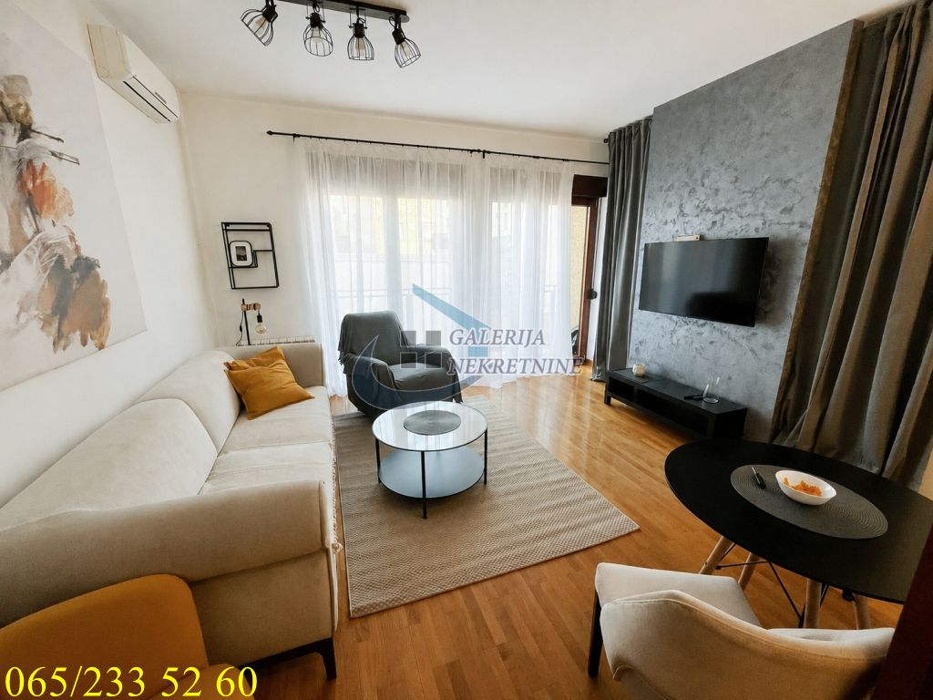 Vračar  Hram Sv  Save   Brane Crnčevića 37m2 1
