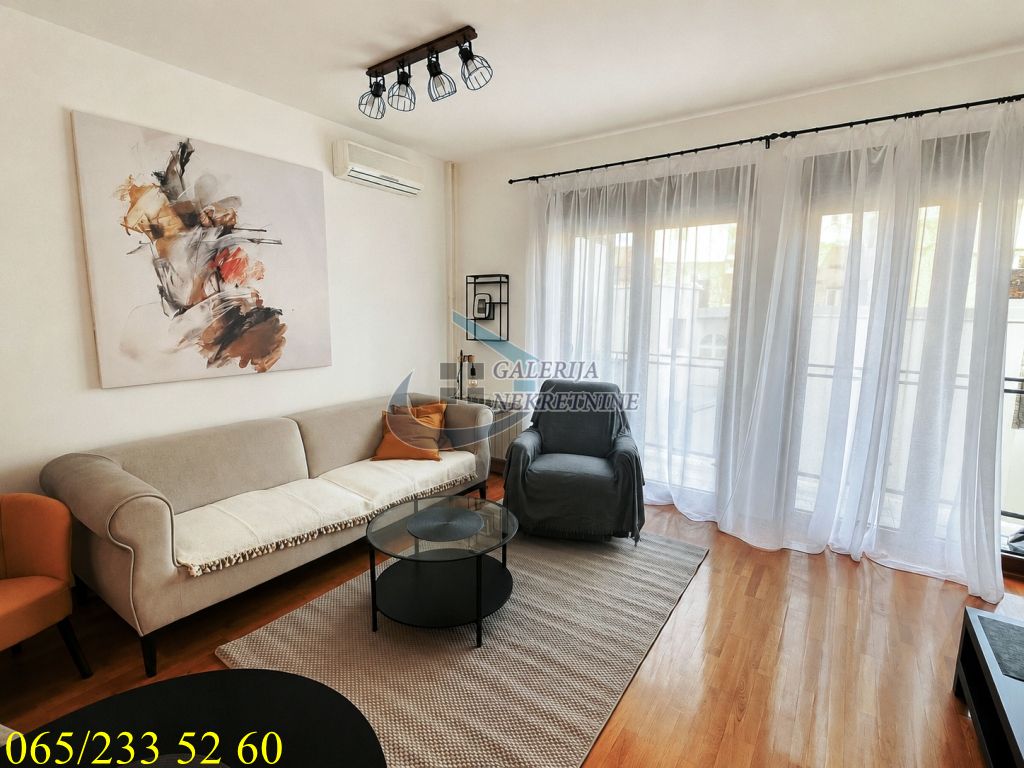 Vračar  Hram Sv  Save   Brane Crnčevića 37m2 2