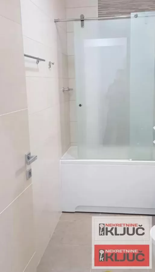 BULEVAR OSLOBOĐENJA IZDAJE SE JEDNOIPOSOBAN NAMEŠTEN STAN 10